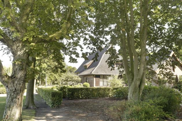 rondom de woning met onder andere