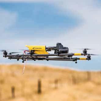 DOSSIER drones BEGIN VAN EEN VEELBELOVEND AVONTUUR Vliegen met kleine modelbouwvliegtuigjes. Nog niet zolang geleden iets voor de vrije tijd.