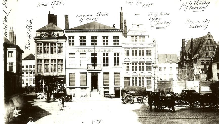 Afgebroken in 1905 De Koornmarkt na de afbraak v/h 18 de eeuwse pakhuis en met de notities bij de huizen die bij de