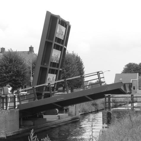 Halfstuuversbrug door de redactie Groningen heeft de Julianabrug, mede berucht om de storingen en daardoor oponthoud en filevorming op de A7. Kiel-Windeweer wil niet voor de Stad onder doen.