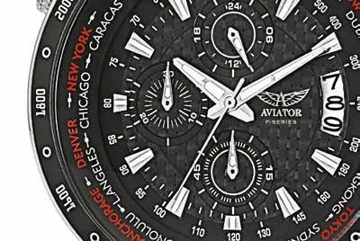 119 00 New Travel exclusive Exclusief handwerk Dit exclusieve horloge heeft een metalen kast met een diameter van 45,5 mm en een fraai Timberland-logo