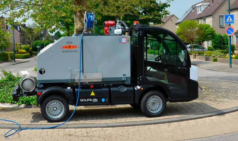 ELKE HOEK ONKRUIDVRIJ 07 MCB-E OP ELEKTRO- TRUCK TECHNISCHE GEGEVENS ALGEMEEN MCB Watertank: 500 liter 2 staps waterfilter Honda benzinemotor voor aandrijving plunjerpomp Drukregelaar unloader Dynamo