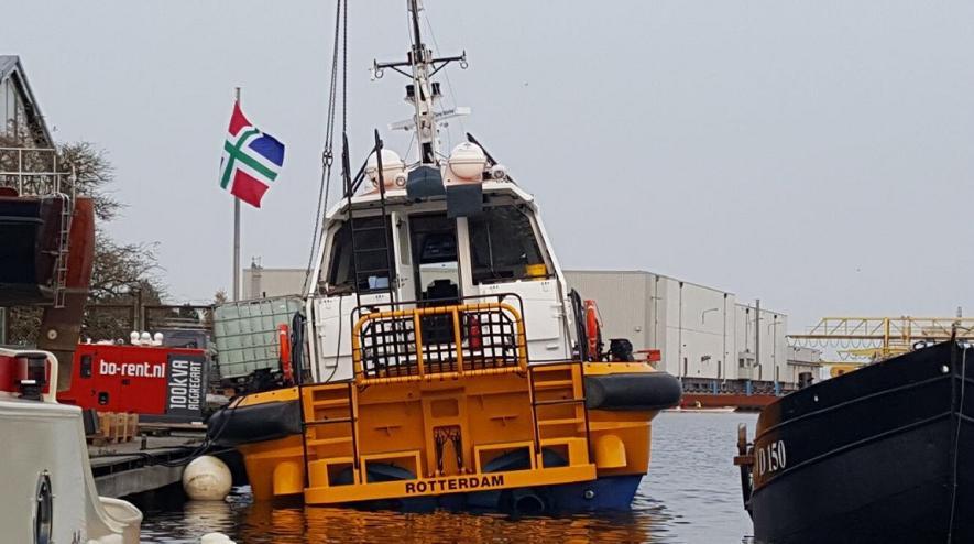 LUNA, MMSI 244140114, crewtender, loodsboot, 18-5-2017 te Groningen om afgebouwd te worden, 17-10- 2017 te water gelaten onder bouwnummer 338, 18-10-2017 slingerproef, 6-12-2017 vertrokken van de