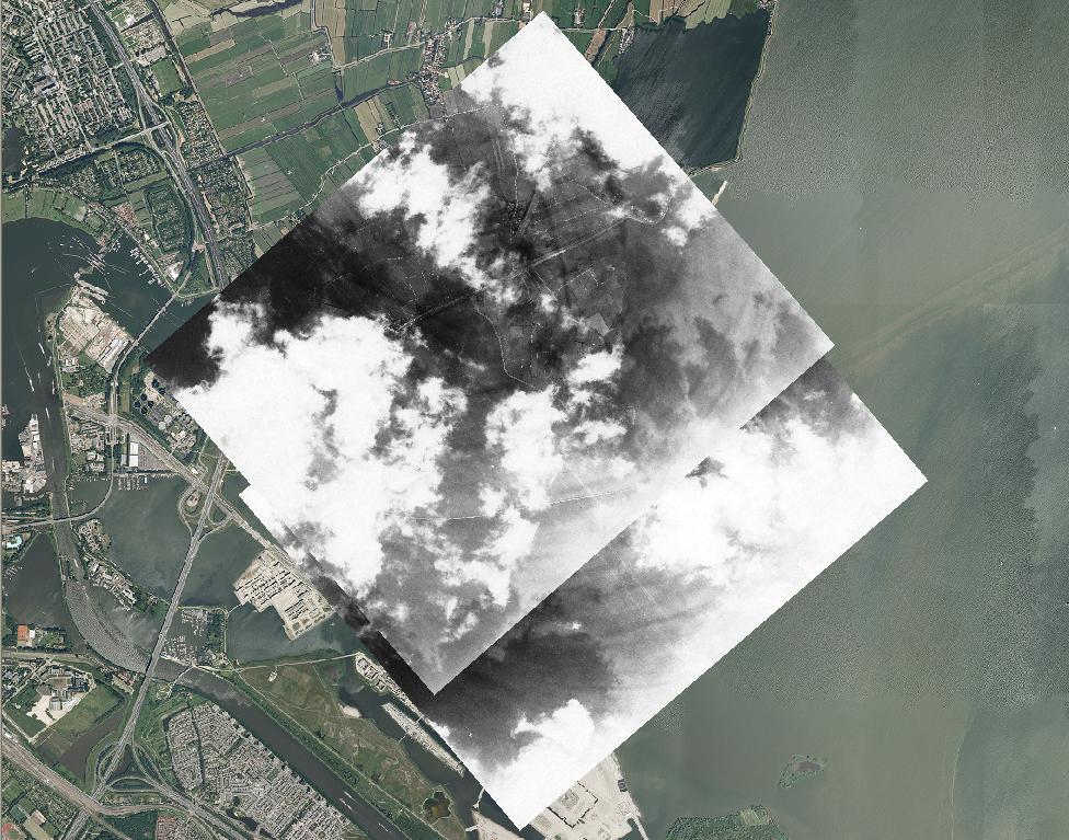 Datum opname: 09 september 1942 Locatie: Durgerdam en Kinselmeer Beeldkwaliteit: slecht