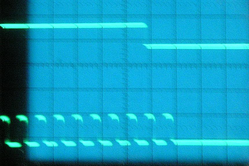 2 x 1 x 1 x 2 x 27 3 x 1 x 1 x 2 x 28 2 x 1 x 2 x 2 x 30 ROBOTICS CCFZ 37 khz 35,7 khz 33,3 khz Naar de laatste regel heb ik toegewerkt, want de BoE bot blijkt voor deze frequentie redelijk gevoelig.