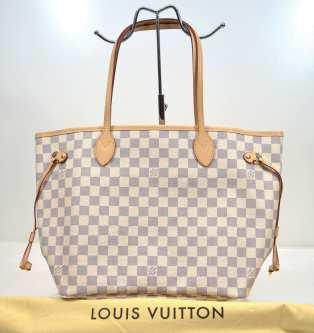 50 kt en 2 robijnen - 5 g (Maat: 54) 13 300,00/400,00 Sac de plage en toile LOUIS VUITTON Azur Damier (personnalisé) + facture + housse et boîte