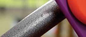 Metaal et metaal gebruikt voor de speeltoestellen bestaat uit verschillende soorten metaal, zoals roestvrij staal, geanodiseerd aluminium, ijzer met platen die elektrolytisch verzinkt zijn en