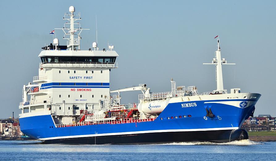 gelopen, 2-11-2002 vlot gebracht met behulp van de sleepboot TAUCHER O. WULF 3. 2009 verkocht aan Sirius Tankers Ab, Zweden, in beheer bij Sirius Shipping AB, Donsö.