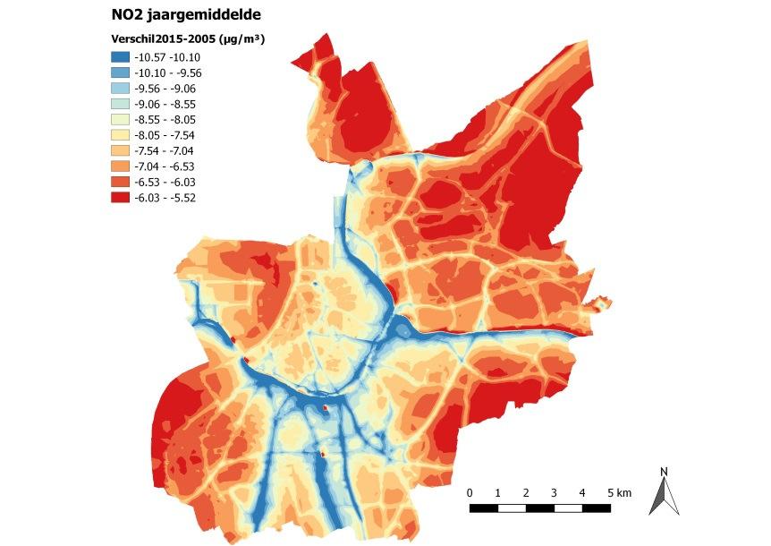 Figuur 3: Het verschil in de gemodelleerde jaargemiddelde NO 2-concentratie in de luchtkwaliteitszone BEF02A Agglomeratie Antwerpen tussen de jaren 2005 en 2015 zoals gemodelleerd met RIO-IFDM.