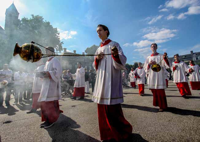 Religie 10.15 uur Eucharistieviering (vanaf 10.15 uur uitgezonden via de televisie) Zang: Capella Sancti Servatii 14.