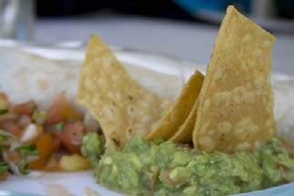 TWEE MEXICAANSE SAUZEN MET HENNEP veganistisch - bijgerecht, dipsaus Guacamole is waarschijnlijk het bekendste avocadogerecht.