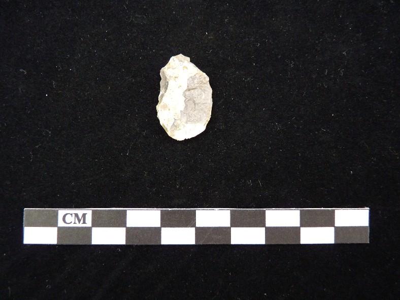 verschillende grachten. Eén vondst werd tot slot nog aan het oppervlak aangetroffen, met name en silexfragment.