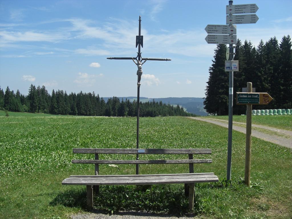 De Westweg gaat nog 7 km naar Titisee en dan 4 km naar Hinterzarten.