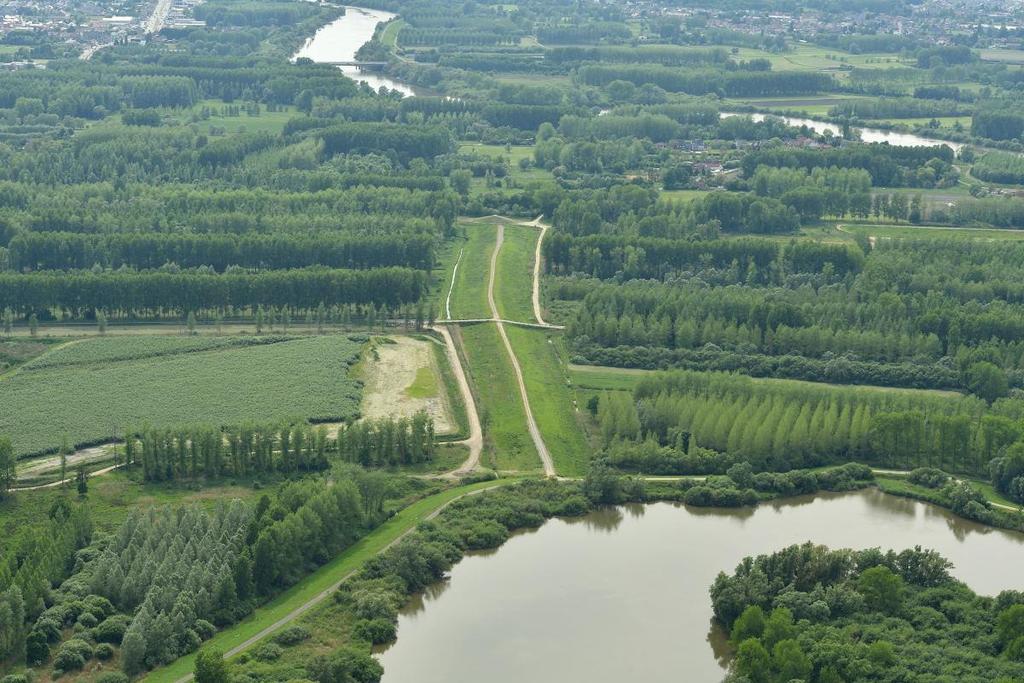 Innovatieve werkwijze resultaat - 200.000 m³ baggerspecie hergebruikt - 2 km dijk gebouwd - > 20.