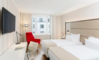 Het NH Mitte is een luxe 4-sterren hotel met comfortabele faciliteiten als een ruime en sfeervolle lobby, een restaurant met een uitstekende kaart, fitness- en wellness