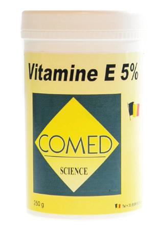 VITAMINE A & E Ten gevolge van de nieuwe strenge Europese wetgeving kunnen additieven zoals o.a. Vitamine E en Vitamine A niet meer onverdund verhandeld worden als zuivere stof.