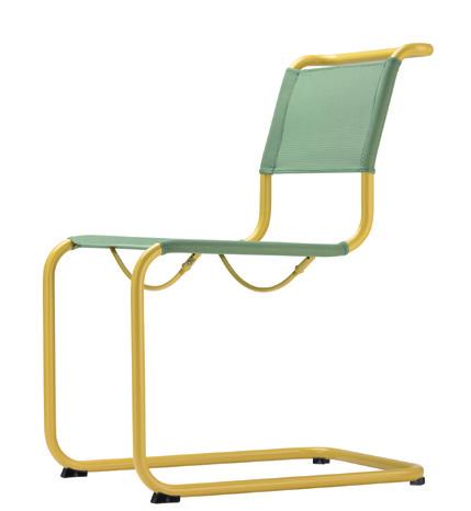 Les meubles outdoor de la série S 40/S 1040 ont été intégrés à la nouvelle collection Thonet All Seasons.