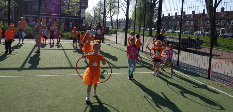 Koningsspelen Afgelopen vrijdag hebben we de Koningsspelen gevierd met de groepen 1 t/m 5 en groep 8.