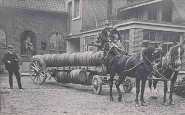 reclamebord Hugo Vercruyssen HIDOC Dendermonde DENDERMONDE - Baasrode BROUWERIJ HOF VAN PEENE Sint-Ursmarusstraat, Baasrode Ontstaan: jaren 1860 - Stopzetting: 1954 Bronnen geven aan dat er reeds in