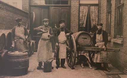 BROUWERIJ GEBROEDERS RESSEN Brusselsestraat 65, Dendermonde Ontstaan: 1884 - Stopzetting: 1939 De brouwerij wordt gesticht in 1884 door de broers Benjamin en Emmanuel Ressen, tot dan jeneverstokers.