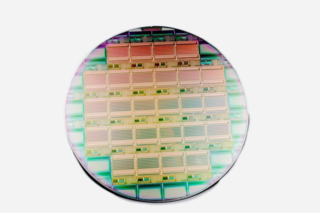 TDI gecombineerd met CCD-in-CMOS CCD-beeldsensoren worden meestal met heel specifieke processen gemaakt op wafers van 150mm diameter.