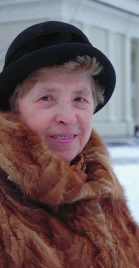 60 Noi abilități și un sentiment al comunității Născută într-un sătuc de lângă Vilnius în anii 30, Aldona Mikalauskiene a văzut cu ochii ei unele din marile tulburări prin care a trecut Europa, de la