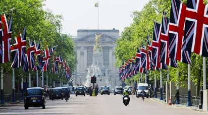 Gelegenheid tot bezoek aan het wereldberoemde warenhuis Harrods, het wassenbeeldenmuseum van Madame Tussauds, de aflossing van de wacht aan Buckingham Palace en het 135 meter hoge reuzenrad: London