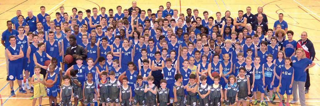 DE JEUGD OPLEIDING VAN JONG TALENT Sinds de oprichting van de club in 1957, biedt de club de kans aan jonge Brusselaars om hun basketbalkwaliteiten in een gezellige sfeer te ontwikkelen.