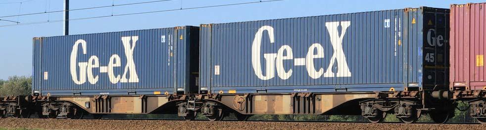 100 - Crossrail, blue, D-XRAIL, loaded with 2x 45ft container P&O Ferrymasters 55.