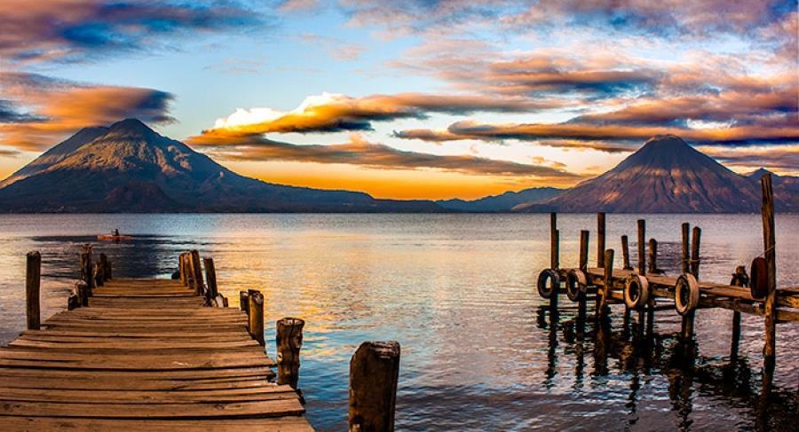 DAG 5 : Lake Atitlan Het meer van Atitlan is één van de mooiste meren ter wereld.