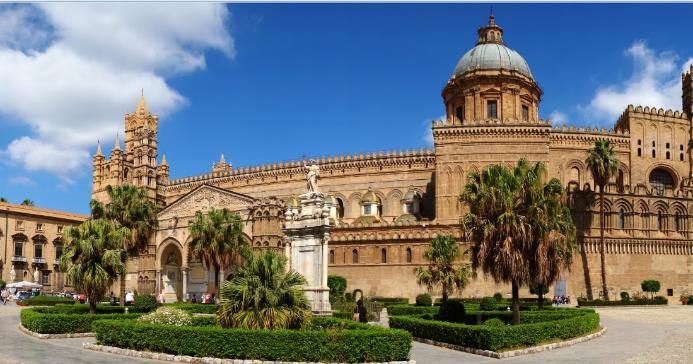 Maandag Palermo, Sicilië Rond 09.00 uur meert het schip aan in de haven van Palermo, de hoofdstad van Sicilië.