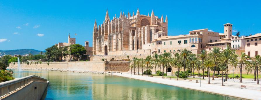 Woensdag Palma, Mallorca, Spanje Vanochtend kunt u heerlijk uitslapen en genieten van alle faciliteiten aan boord.