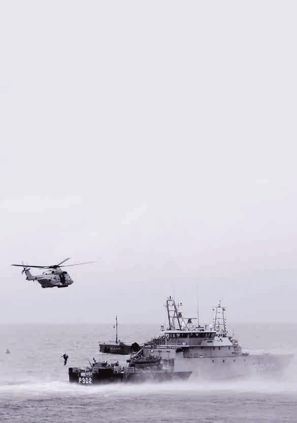 De Marine a way of living! VOORWOORD Als onderdeel van de Belgische Defensie, zorgt de Marine voor de veiligheid op en vanop zee.