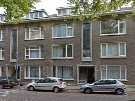 het appartementsrecht, rechtgevende op het uitsluitend gebruik van de woning op de begane grond met tuin en verder toebehoren, plaatselijk bekend Walchersestraat 72 A te 3083 NR Rotterdam, kadastraal