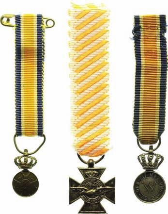 miniatuur zilver en brons Voor IJver en Trouw (MMW88) voor 24 jaar Trouwe Dienst, ingesteld in 1877 - VZ Portret