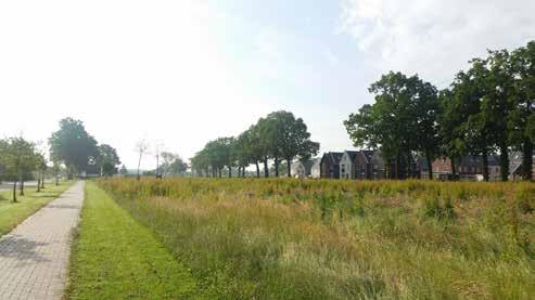 2 Villahoeve Villahoeve is een van de deelgebieden in Groot Zonnehoeve, en is, zoals de naam al doet vermoeden, een lommerrijke woonbuurt met vrijstaande woningen en twee-onder-één-kapwoningen.