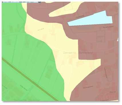 Op onderstaande afbeelding wordt een uitsnede van de bodemkaart weergegeven. Uitsnede van de geomorfologische kaart (links) en de bodemkaart.