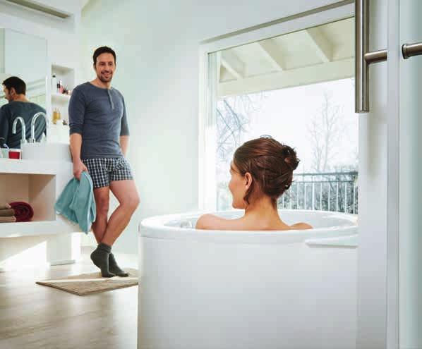Sanitair warm water Ook het hoogste warmwatercomfort op maat van uw badkamer. Een modern huisgezin stelt vandaag zeer hoge eisen op het gebied van warmwatercomfort.