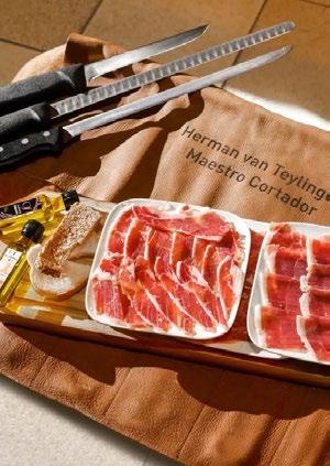 Op ieder gewenste locatie zullen wij uw gasten laten genieten van het mooiste wat Spanje te bieden heeft aan jamones: Serranoham, Ibérico en andere kwaliteiten uit de