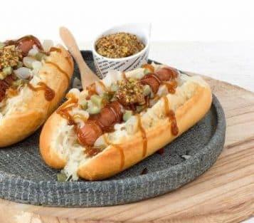 Frankfurters Vegetarisch worstje, te serveren als hotdog op een broodje of als snack bij de patat. Gewicht per stuk: 40 gram.