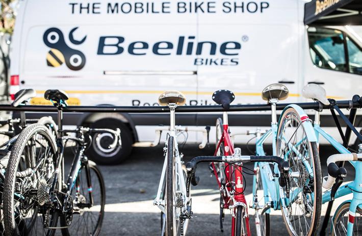 HOE WERKT HET THUISBEZORG-MODEL? Als iemand een fiets bestelt op een van de merkenwebsites van Accell, kan hij kiezen voor thuisbezorging via Beeline.