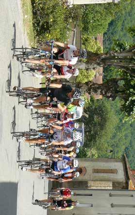 SPORTIEVE FIETSERS Onze groepsreizen voor sportieve fietsers vertrekken vanuit België of vanuit Roncevalles (nabij de Frans/Spaanse grens).