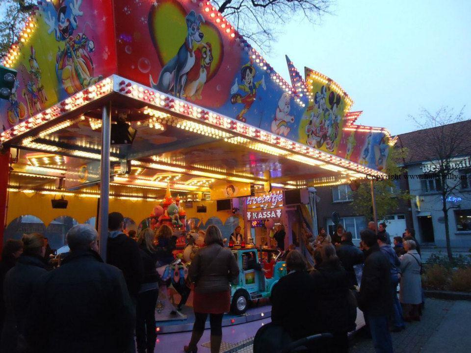 Olen herfstkermis 2016 Olen ligt in de Belgische Kempen. Liefhebbers van Suske en Wiske kennen Olen uit het stripboek De Pottenproever.