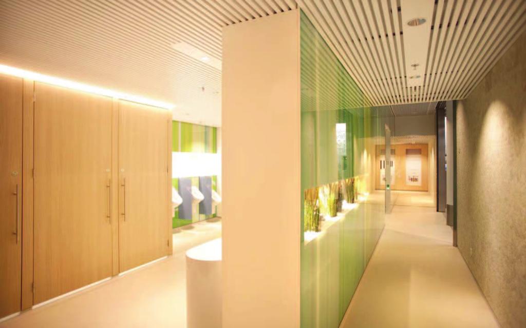 Inpassing Nieuw Sanitair Concept - Luxe variant Lounge 3 Inleiding In opdracht van de afdeling Terminal Real Estate (TRE) en in samenwerking met MV Architects en TRE heeft Benthem Crouwel NACO de