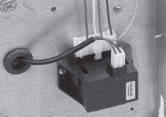 Materiaalbehuizing: De ventilatorconvector is vervaardigd uit gegalvaniseerd plaatstaal, is voorzien van 4 ophangogen Ø10 mm (geschikt voor M8) en is exclusief dempingsvoorziening.