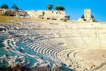 De stad werd daarna door de Romeinen op de Grieken veroverd; Siracusa's bekendste zoon, de wiskundige Archimedes, kwam hierbij om het leven.