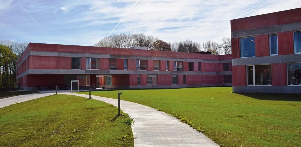 WZC Villa Rosa beschikt over 150 kamers voor senioren vanaf 65 jaar, zowel valide als zorgbehoevende