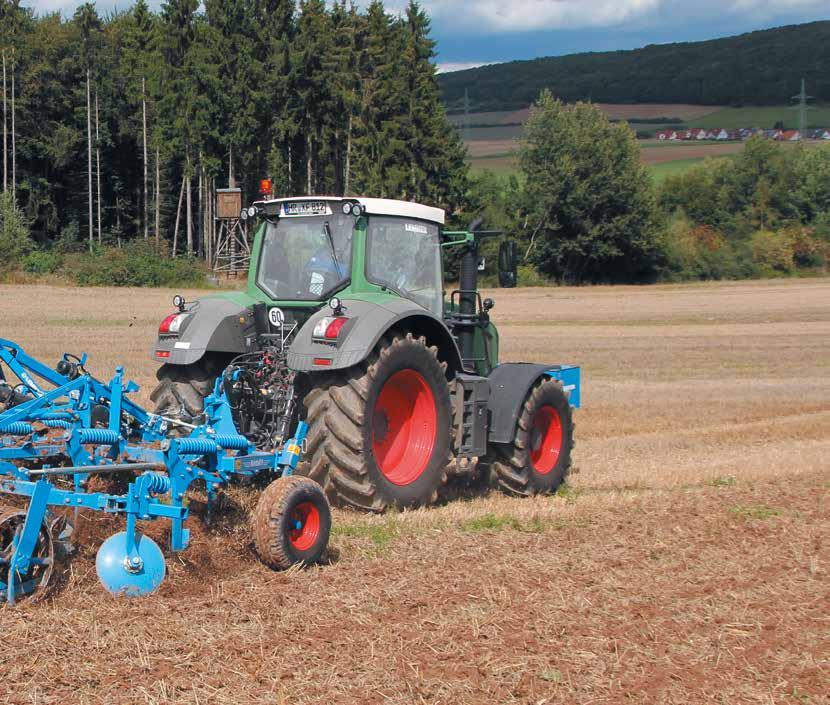 Universele aankoppelpunten Omdat het aankoppelpunt (beeld) voor de LEMKEN pneumatische zaaimachine Solitair 9 bij elk halfgedragen LEMKEN werktuig gelijk is, kan de Solitair met vier verschillende