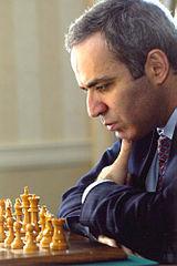 De ontwikkeling Schaken 1996 In 1996 won Deep Blue 2, ontwikkeld door IBM, een match van zes partijen schaken tegen de schaakgrootmeester Gary Kasparov.