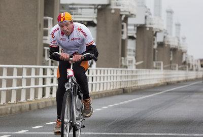 Over Nederlands Kampioenschap Tegenwindfietsen De roergangers achter het eerste NKT zijn zelf gepassioneerde liefhebbers van alles wat oer-hollands is en waren in het